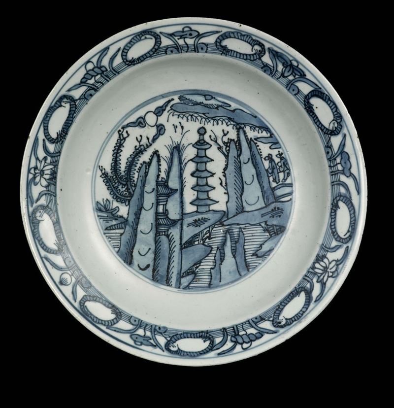 A blue and white dish depicting landscape, China, Ming Dynasty, Wanli Period (1573-1619)  - Auction Fine Chinese Works of Art - Cambi Casa d'Aste