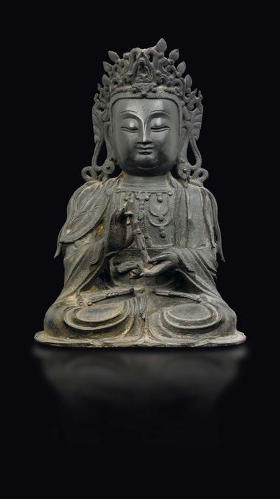 Figura di Guanyin Seduta in Bronzo, Cina, Dinastia Ming, XVII Secolo