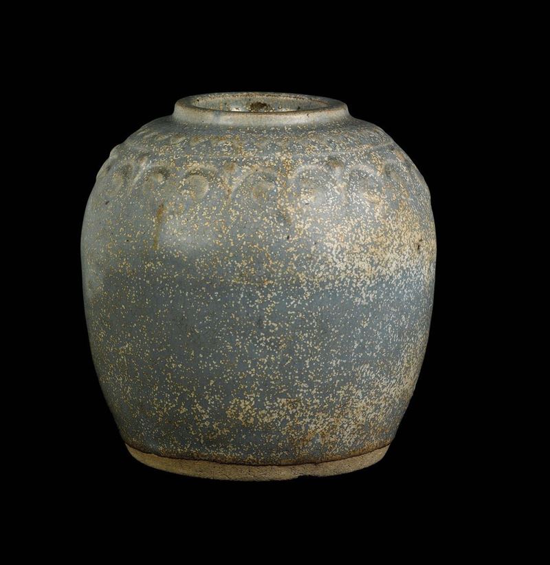 A light-blue glazed stoneware vase, China, Ming Dynasty, 17th century  - Auction Fine Chinese Works of Art - Cambi Casa d'Aste