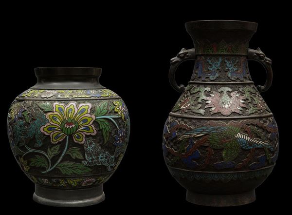 Due vasi in bronzo con smalti cloisonné, Cina, XX secolo