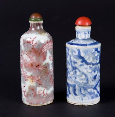 Lotto di Due Snuff Bottles in Porcellana, Cina, XX Secolo