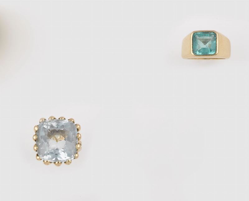 Lotto composto da un anello con smeraldo e un anello con acquamarina  - Asta Jewels - II - Cambi Casa d'Aste