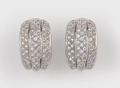 Orecchini in Oro Bianco e Pavé di Diamanti