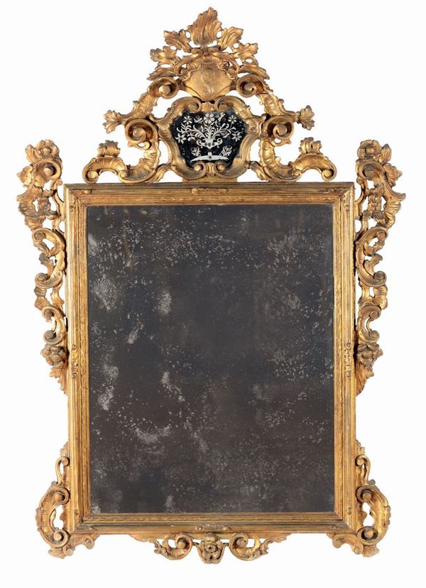 Specchiera in legno intagliato e interamente dorato, Veneto XIX secolo