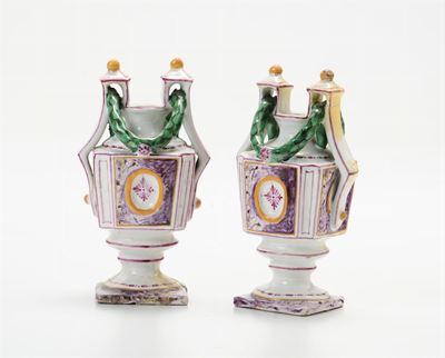 Coppia di Vasetti in Ceramica Policroma, Savona Boselli, Secolo XVIII