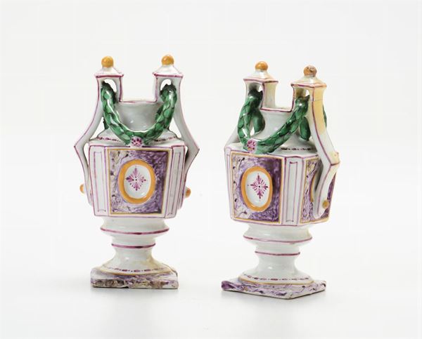Coppia di vasetti in ceramica policroma, Savona Boselli, Secolo XVIII