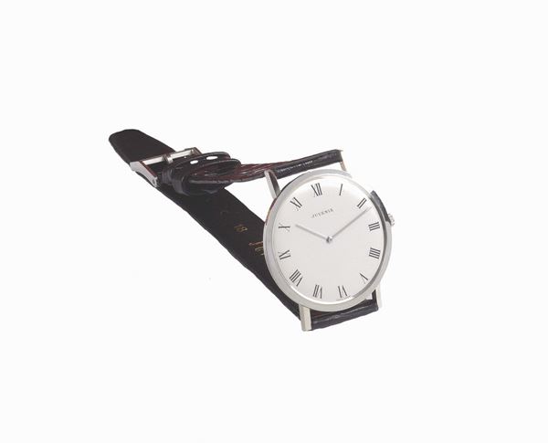 JUVENIA, case No.1037977, Ref. 8617, 18K white gold wristwatch with a steel Juvenia buckle. Accompanied by the original box and Guarantee. Made in the 1960's