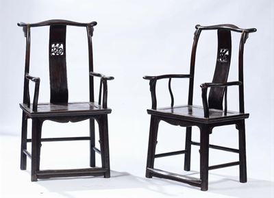 Coppia di Sedie in Legno Dolce Lavorato con Schienale Traforato, Cina, Dinastia Qing, XIX Secolo