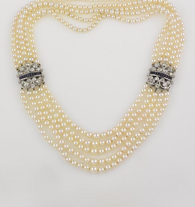 Collana cinque fili di perle con clips di diamanti e zaffiri  - Asta Jewels - II - Cambi Casa d'Aste