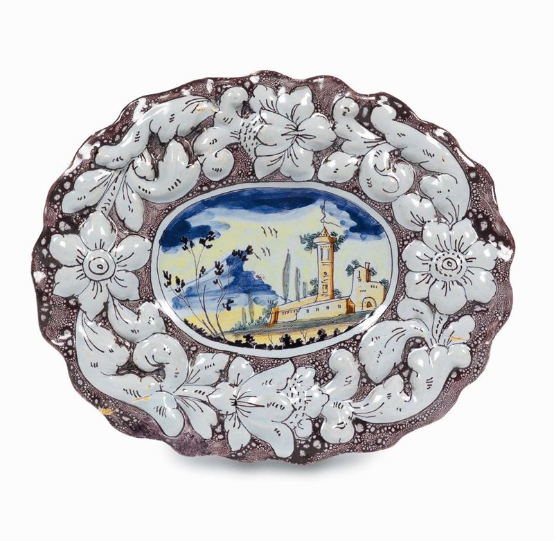 Vassoio Pavia, bottega della prima metà del XVIII secolo  - Asta Maioliche e Porcellane da Collezione - Cambi Casa d'Aste