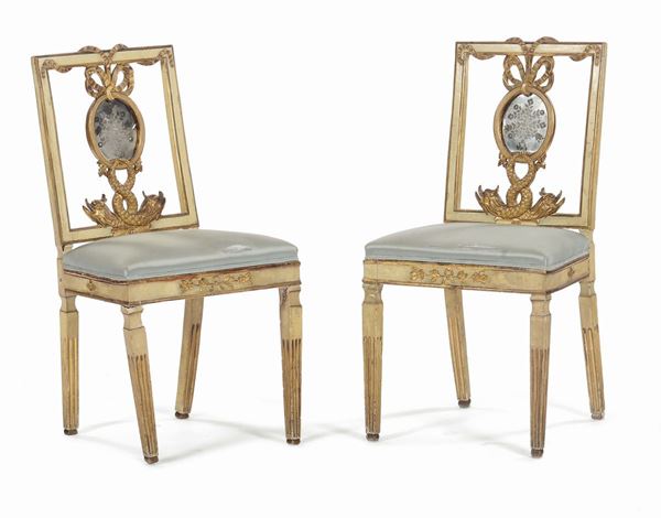 Coppia di sedie laccate e dorate, XIX secolo