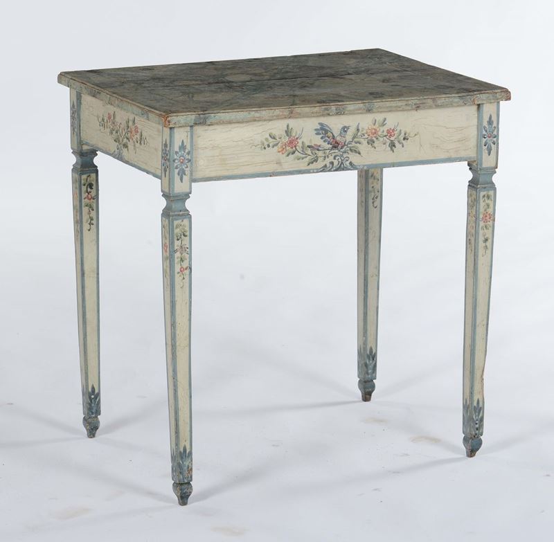 Tavolinetto in legno laccato, XX secolo  - Auction Fine Art - Cambi Casa d'Aste