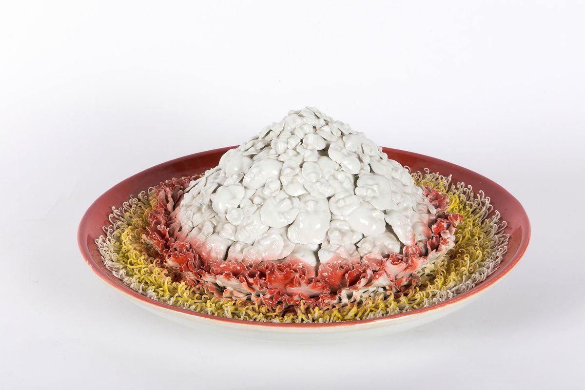 Mingzhu Li (1973)eating Mao, 2004