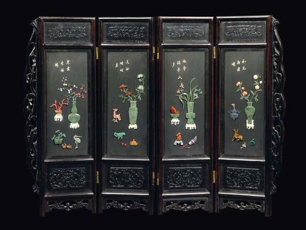 Paravento in legno con intarsi in giada, avorio e pietre dure a decoro naturalistico, Cina, Dinastia Qing, XIX secolo