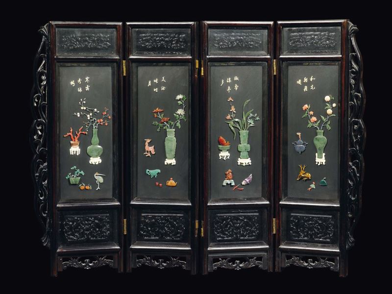 Paravento in legno con intarsi in giada, avorio e pietre dure a decoro naturalistico, Cina, Dinastia Qing, XIX secolo  - Asta Fine Chinese Works of Art - Cambi Casa d'Aste