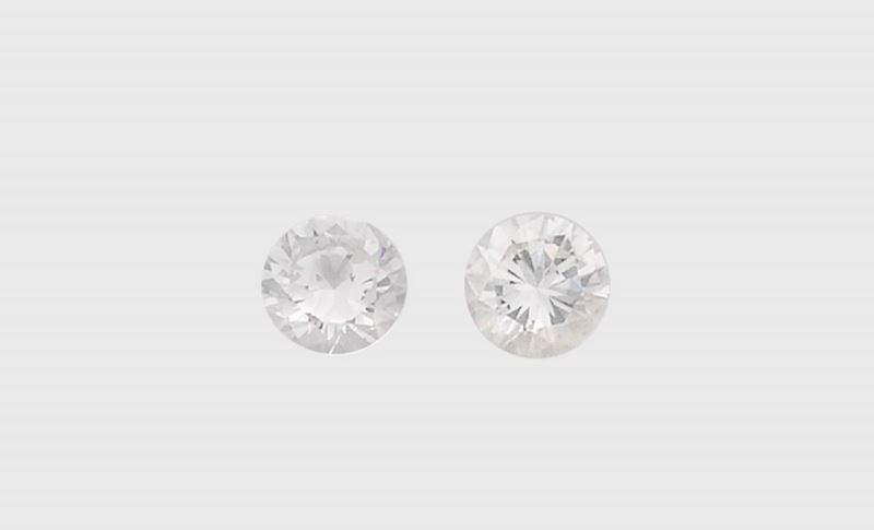 A pair of unmounted diamond weighing 1,06 and 1,02 carats. R.A.G. reports  - Auction Jewels - II - Cambi Casa d'Aste