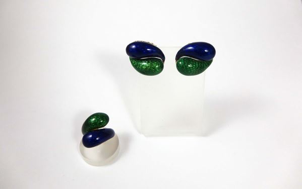 Orecchini ed anello con smalto blu e verde