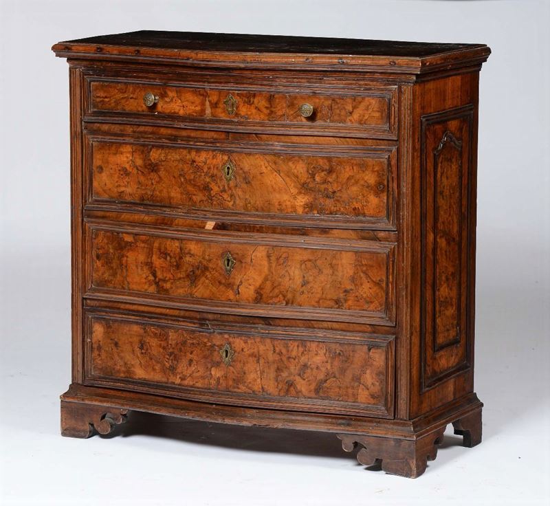 Comoncino lastronato con quattro cassetti, XIX secolo  - Auction Antique Online Auction - Cambi Casa d'Aste