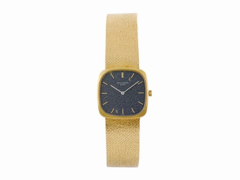 PATEK PHILIPPE, Genève, No. 1164222, case No. 2687697, Ref. 3566/1,  cushion shaped, thin, 18K yellow gold wristwatch with an integrated 18K yellow  gold Patek Philippe hammered mesh bracelet. Made circa 1970  - Auction Watches and Pocket Watches - Cambi Casa d'Aste