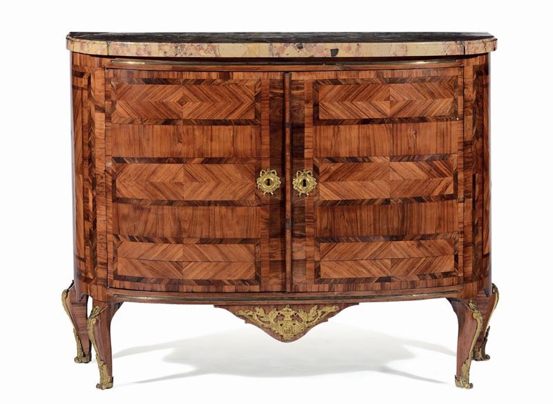 Credenza Demie Lune interamente lastronata in bois de rose, Francia, probabile XIX secolo  - Asta Importanti Oggetti e Arredi - Cambi Casa d'Aste