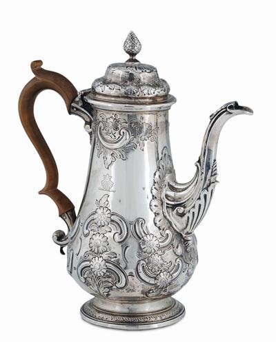 Caffettiera in Argento Sterling Fuso, Sbalzato e Cesellato, Inghilterra XVIII Secolo, Città di Lo...