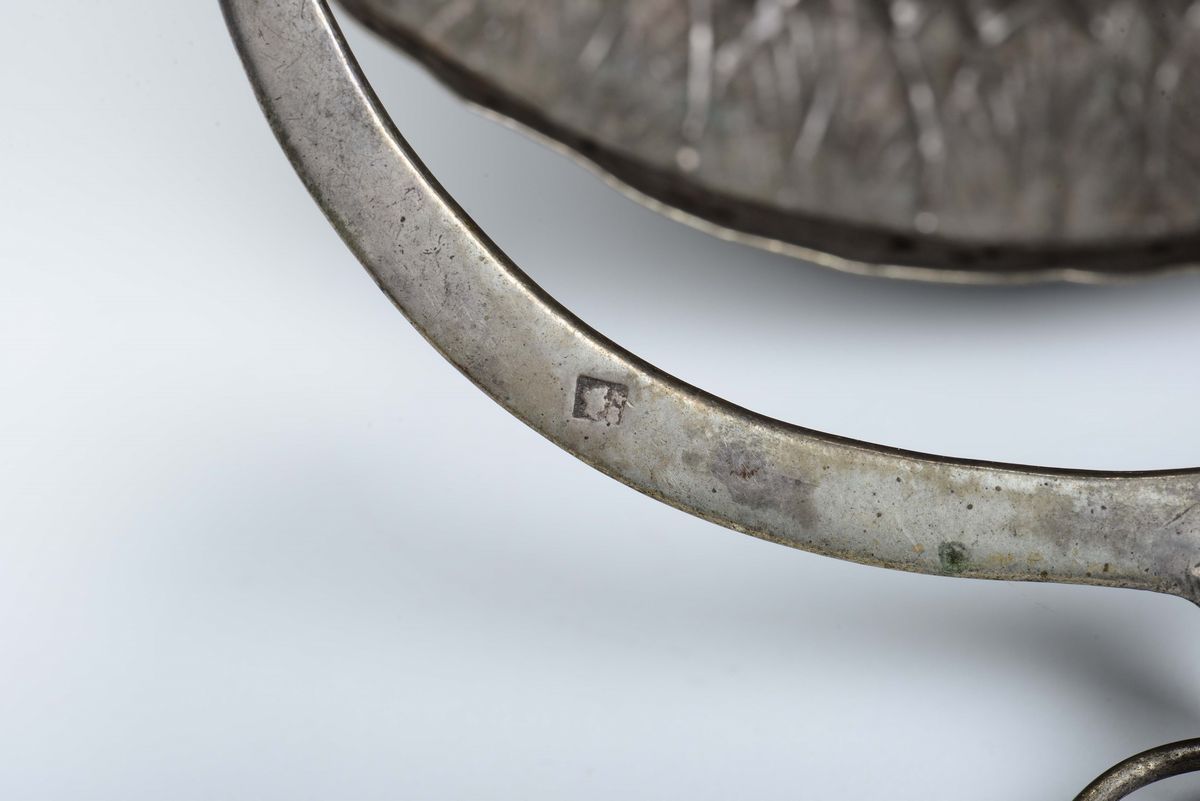Secchiello in Argento Sbalzato, Fuso e Cesellato, Napoli, Metà XIX Secolo. Bollo di Garanzia del ...
