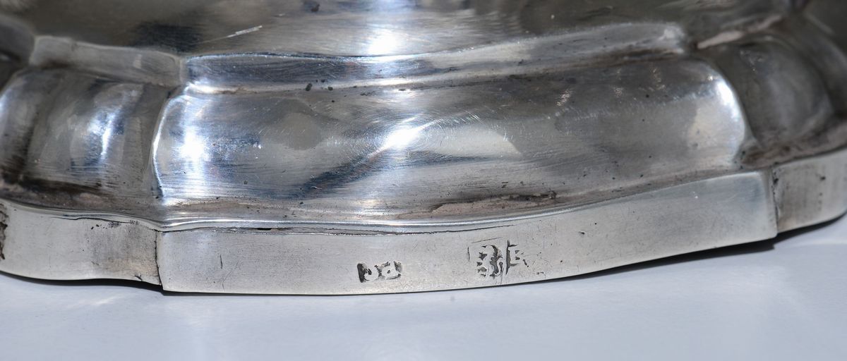 Versatoio in Argento Sbalzato e Cesellato, Brescia Ultimo Quarto del XVIII Secolo, Punzoni del Bo...