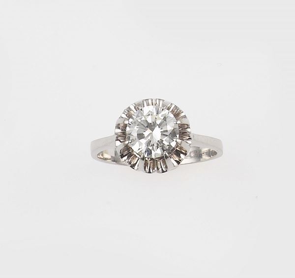 A diamond single-stone ring weighing 1,54 carats