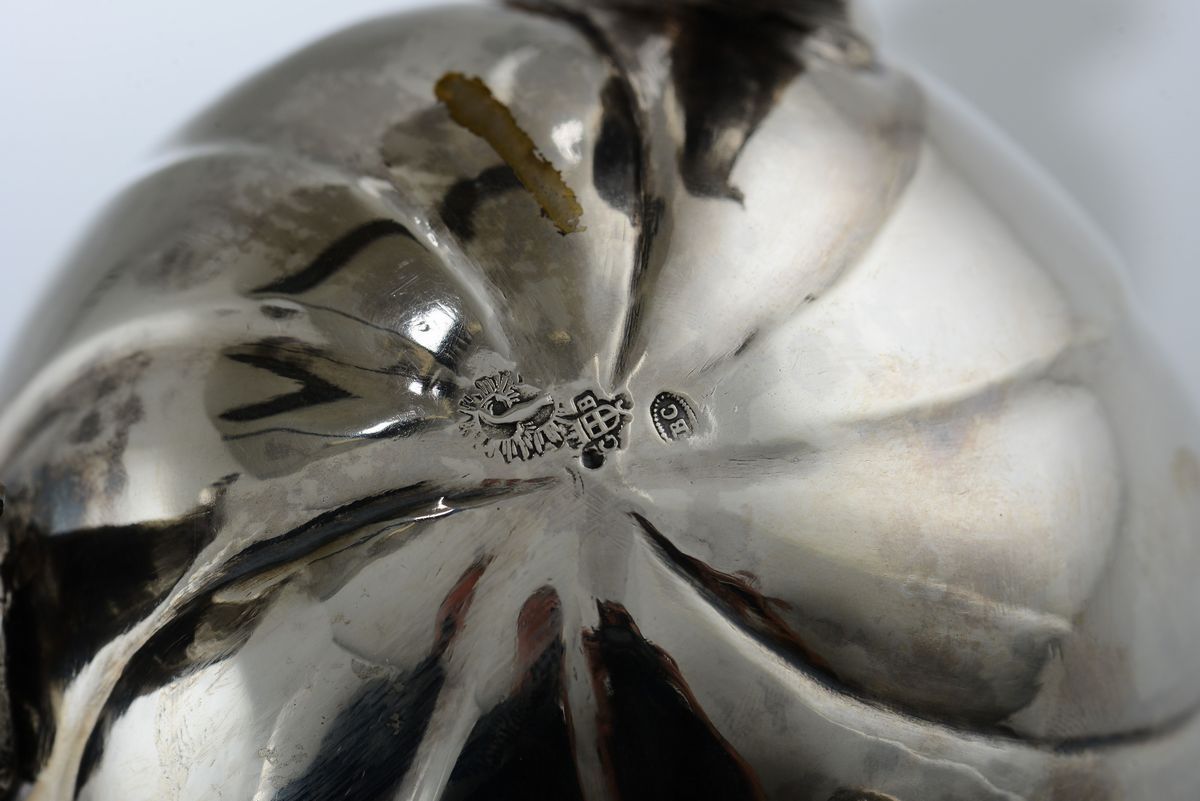 Cioccolatiera in Argento Sbalzato, Fuso e Cesellato, Torino Terzo Quarto del XVIII Secolo, Assagi...
