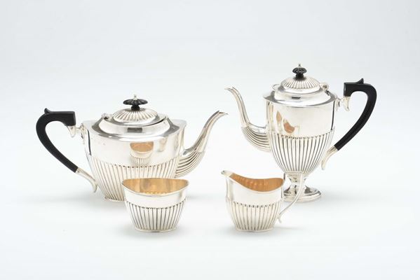 Servizio da tè e caffè, di cui due pezzi Città di Birmingham, 1903-4 e due pezzi Milano argentiere Genazzi