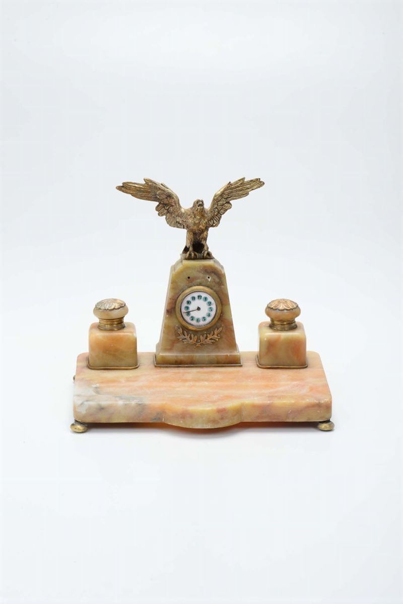 Calamaio in onice con aquila in bronzo dorato  - Auction Asta a Tempo Antiquariato - II - Cambi Casa d'Aste