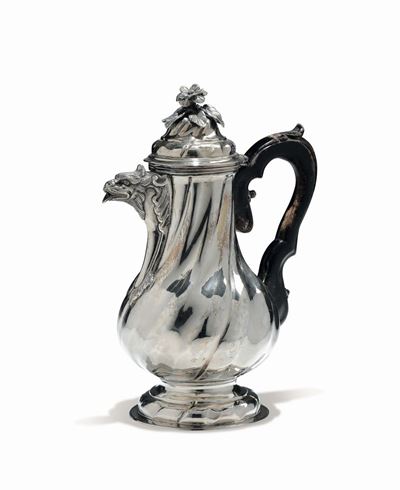 Caffettiera in Argento Sbalzato e Cesellato, Bottega del Torchio da Vino, Milano 1770/1780