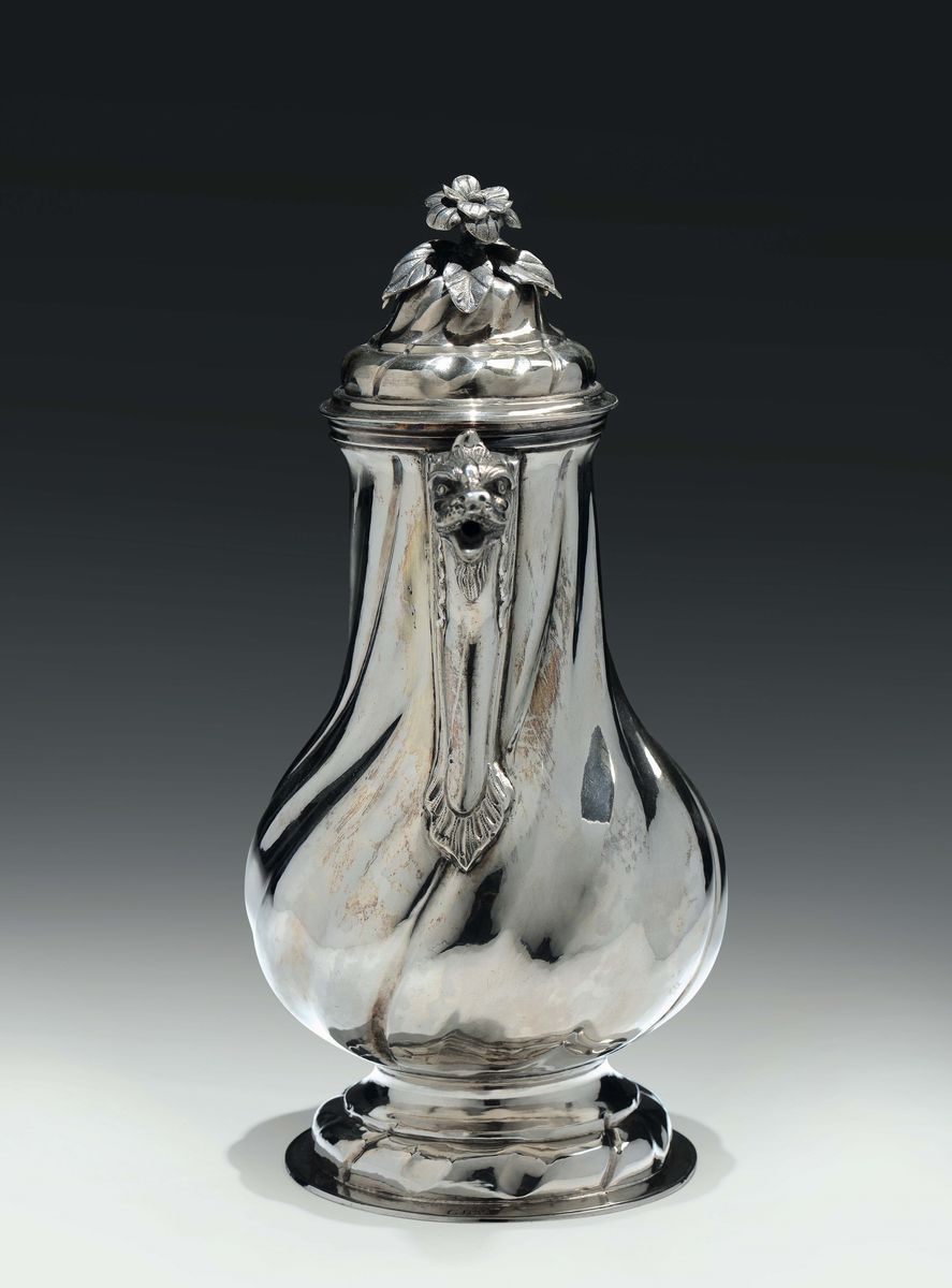 Caffettiera in Argento Sbalzato e Cesellato, Bottega del Torchio da Vino, Milano 1770/1780