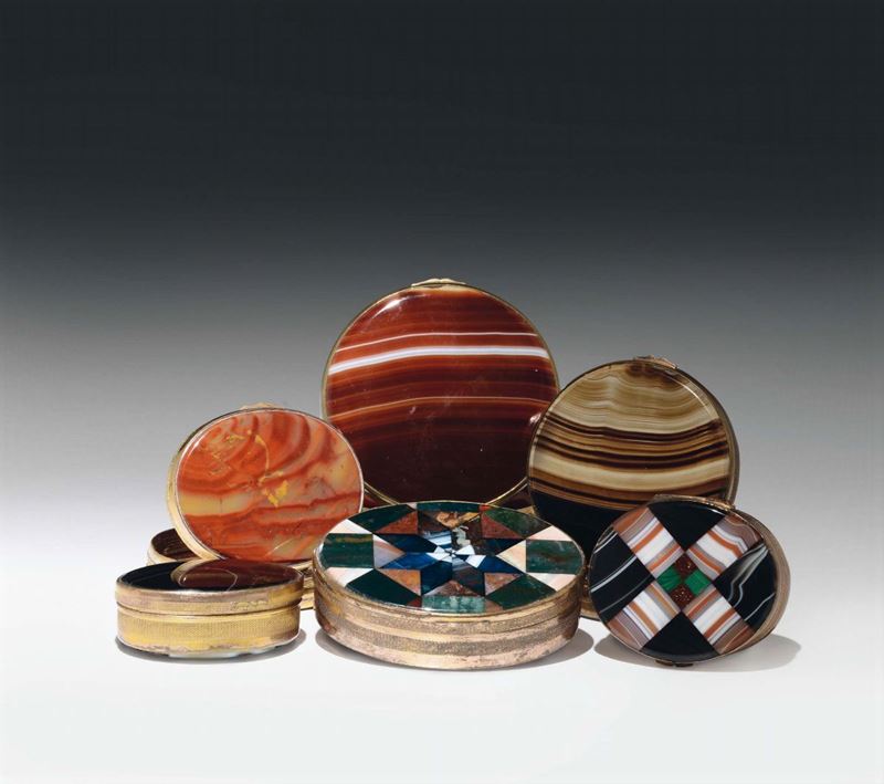 Sei scatole circolari e ovali in varie pietre dure, Francia XIX secolo  - Asta Antiquariato - Cambi Casa d'Aste
