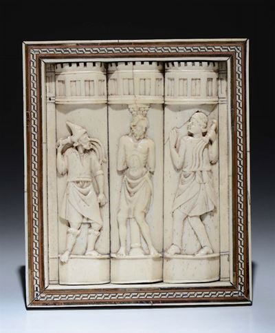 Placca Tripartita in Avorio Raffigurante Flagellazione di Cristo. Bottega degli Embriachi, Italia...