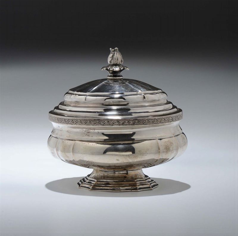A rare silver sugar bowl with cover, Adriano Haffner, Florence, mid 18th century.  - Auction Silver Collection - Cambi Casa d'Aste