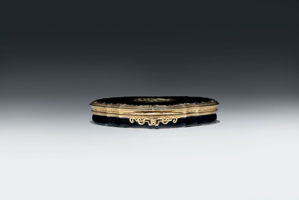 Tabacchiera in Oro e Smalto Nero