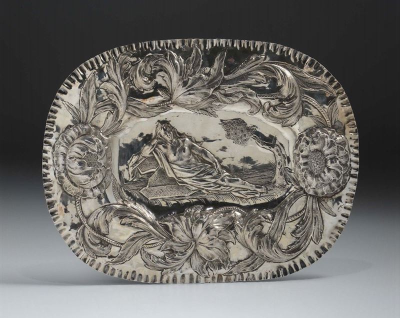 A silver tray with Venus, Veneto early 17th century.  - Auction Silver Collection - Cambi Casa d'Aste