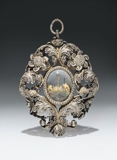 Medaglione Devozionale con Crocifissione, Argentiere Messinese della Seconda Metà del XVII Secolo...