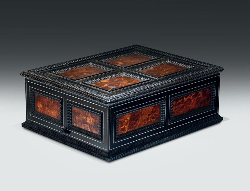 A framed rosewood veneered box with turtle shell. Germany or Holland, late 17th century  - Auction Sculpture and Works of Art - Cambi Casa d'Aste