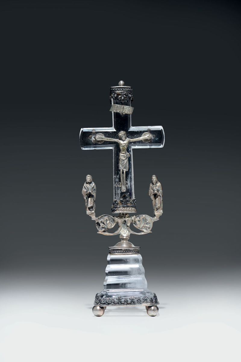 Croce da tavolo in argento dorato e cristallo di rocca, Germania o Spagna XVIII secolo  - Asta Argenti da Collezione e Objets de Vertu - Cambi Casa d'Aste