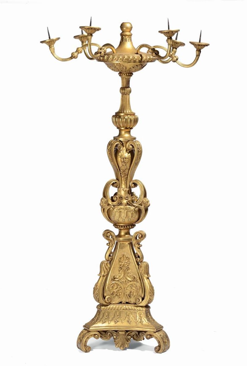 Torciera Luigi XVI a sei luci in legno intagliato e dorato, Toscana, XVIII secolo  - Asta Importanti Oggetti e Arredi - Cambi Casa d'Aste