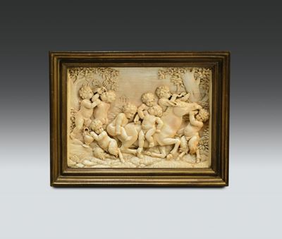 Coppia di Placche in Avorio Scolpito Raffiguranti Sileno Ebbro e Scena Allegorica con Putti e Sat...