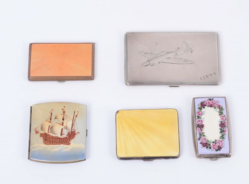 Lotto di cinque portasigarette in smalti  - Auction Asta a Tempo Antiquariato - II - Cambi Casa d'Aste