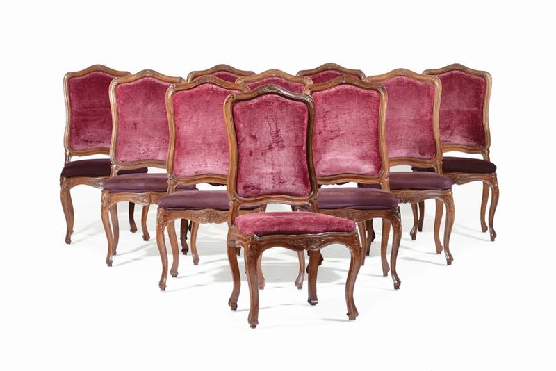 Dieci sedie Luigi XV in noce intagliato a pellacce, Genova XVIII secolo  - Asta Importanti Oggetti e Arredi - Cambi Casa d'Aste