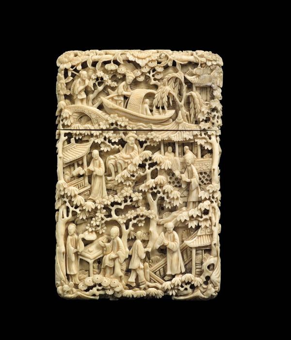 A carved ivory card case with common life scenes, Canton, China, Qing Dynasty, 19th century