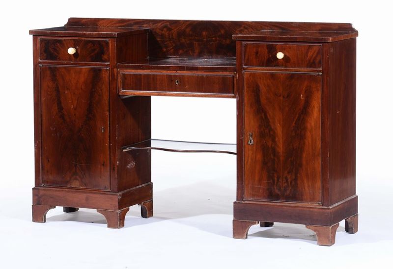 Credenza in mogano a due ante, XX secolo  - Asta Antiquariato - Cambi Casa d'Aste