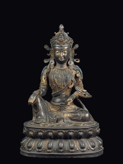 Grande Figura di Avalokitevara in Bronzo con Tracce di Doratura Seduto su Doppio Fiore di Loto, C...
