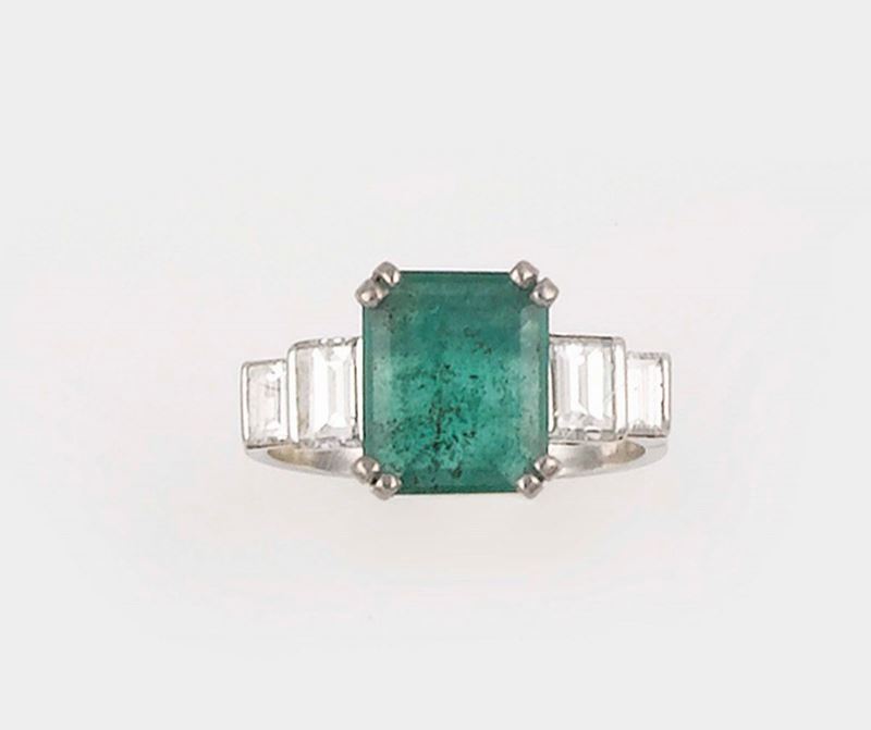 Anello con smeraldo Brasile e diamanti  - Asta Vintage, Gioielli e Bijoux - Cambi Casa d'Aste