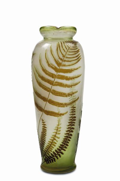 Émile Gallé, Vaso in vetro a cammeo con decoro di foglie di felce, Nancy, 1900 ca